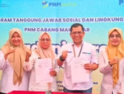 FOTO : Plt Kadis PPKB Kota Makassar Saat Hadiri Kegiatan MADANI Care Stunting