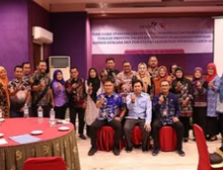 FOTO : Plt Kepala DPPKB Makassar Saat Hadir Acara Temu Kerja Stakeholder dan Dinas Pengendalian Penduduk dan Keluarga Berencana