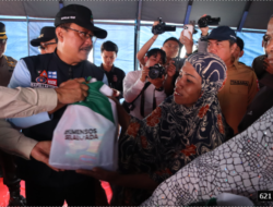 Pj Gubernur Prof Zudan Dampingi Mensos RI Pantau Banjir di Makassar