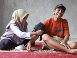 Tim Medis Pemkot Makassar Siaga Obat-obatan hingga Ambulans bagi Warga Terdampak Banjir di Blok 8