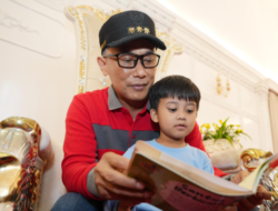 Minggu Ceria, Pj Gubernur dan Bunda PAUD Sulsel Bermain Bersama Anak-Anak di Rujab