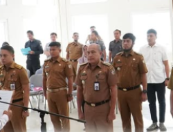 Camat Kepulauan Sangkarrang Lantik Pejabat Pembuat Akte Tanah Sementara di Makassar