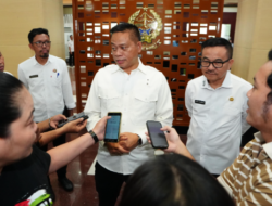 Tiba di Makassar, Pj Gubernur Sulsel Prof Fadjry Djufry Disambut Hangat Kepala OPD, Forkopimda, dan Masyarakat