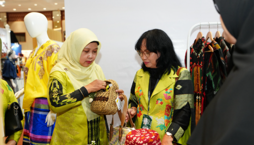 Penjabat Ketua Dekranasda Sulsel, Andi Indriaty Syaiful